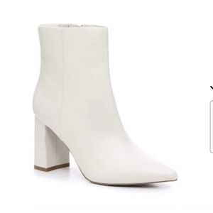 New Marc Fisher size 10 off white leather boots glorify
